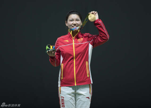 张梦雪登上奖台