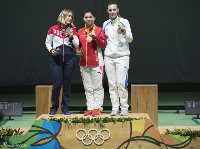 张梦雪登上奖台