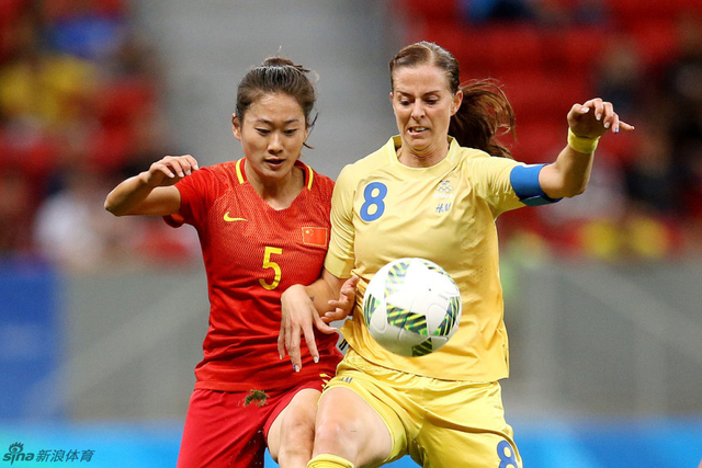 吴海燕紧盯对手