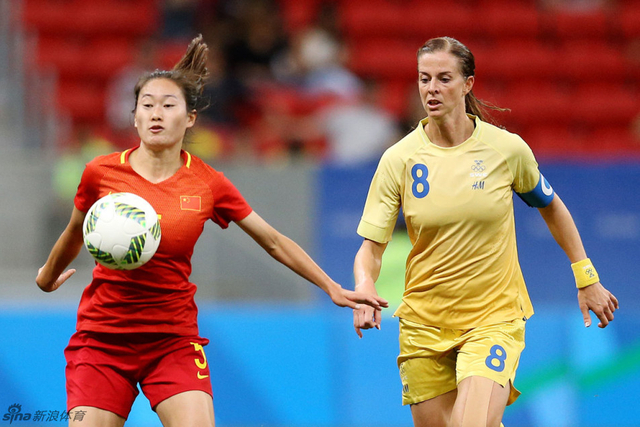 吴海燕全力防守