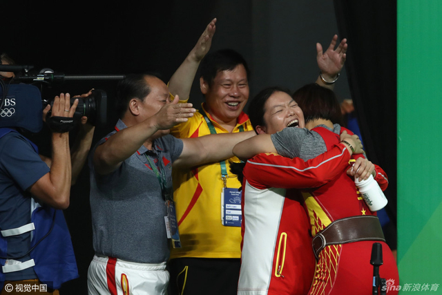 向艳梅夺冠庆祝