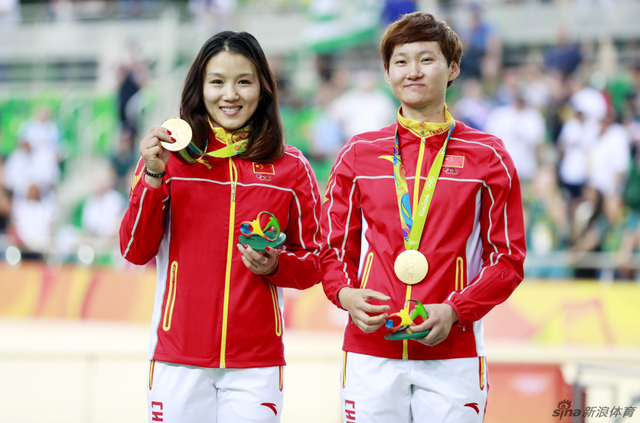 中国队在颁奖仪式上