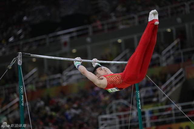 单杠- 自信游弋