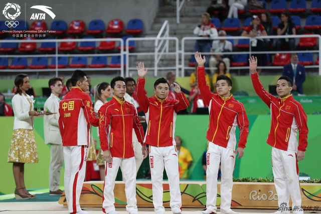 中国体操五虎获得铜牌
