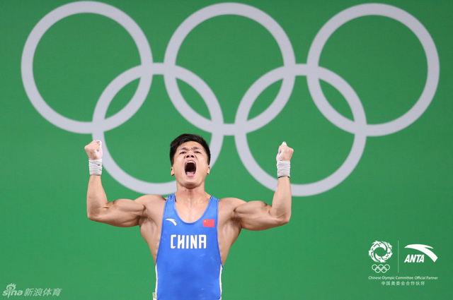 直击吕小军举重摘银