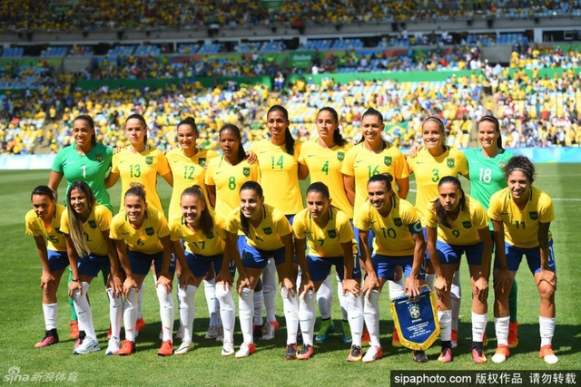 巴西赛前合影