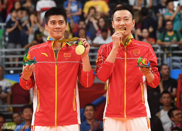 傅海峰/张楠夺金