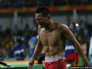 蒙古教练脱衣抗议判罚