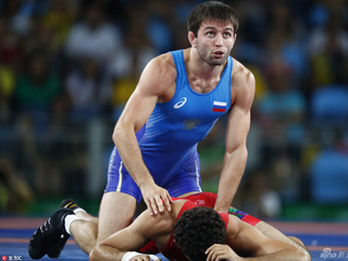 男子自由式65kg金牌赛