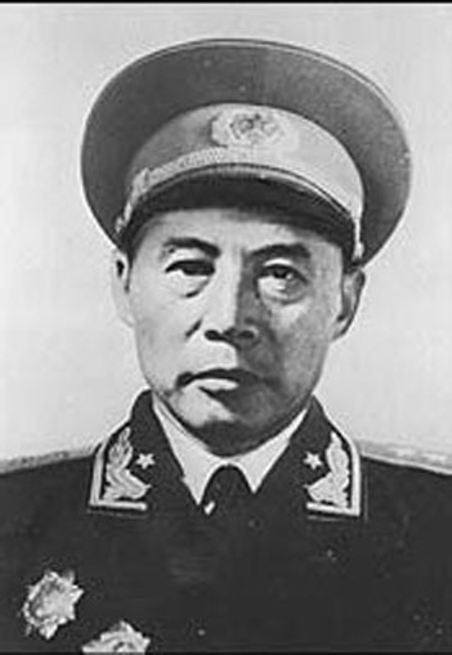 1955年吕正操被授予上将军衔。（图片来源：新华网）