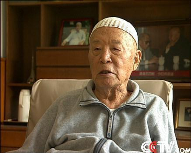 吕正操[2003年拍摄]（图片来源：央视网）