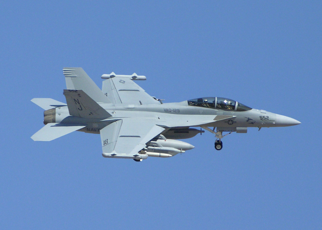 VAQ-129中队装备咆哮者电子战机