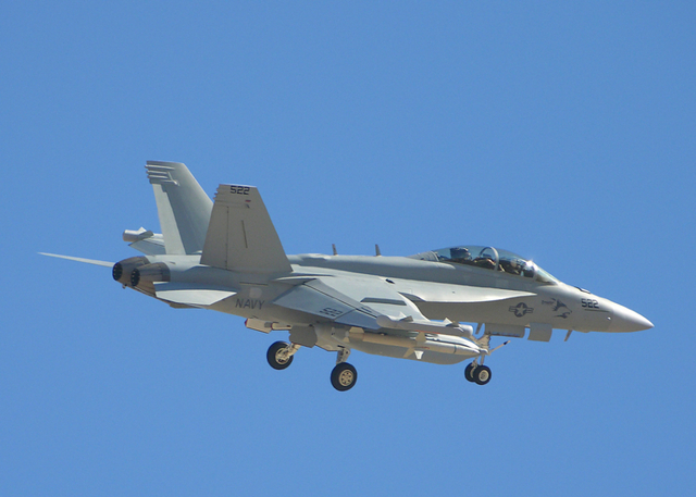 编号522咆哮者电子战机