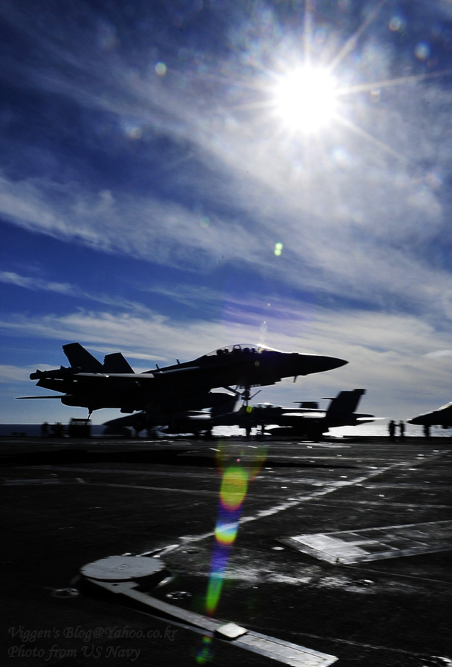 咆哮者电子战机上舰