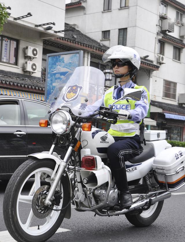 苏州市女骑警部队正式上岗