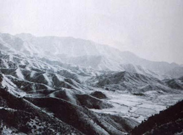 38、图为上甘岭