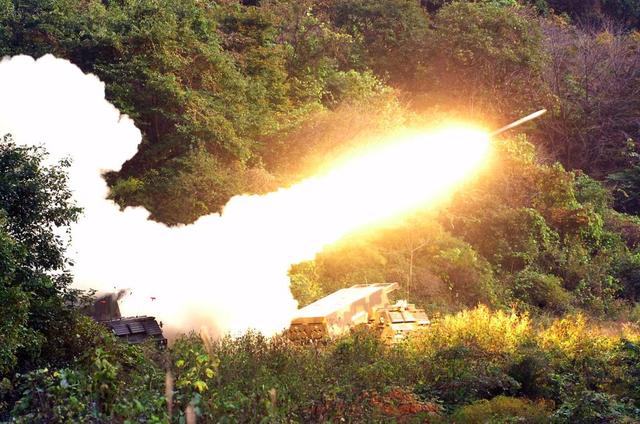 韩国在延坪岛部署M270火箭炮