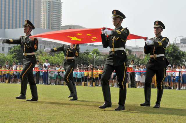 6月1日,驻澳门部队举行升旗仪式