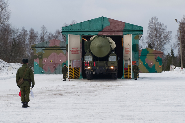 RS-24战略导弹出动