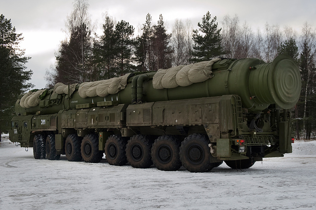 RS-24战略导弹出动