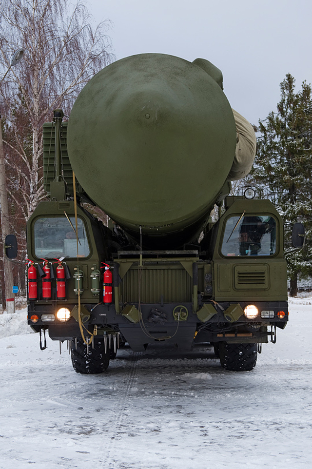 RS-24战略导弹出动