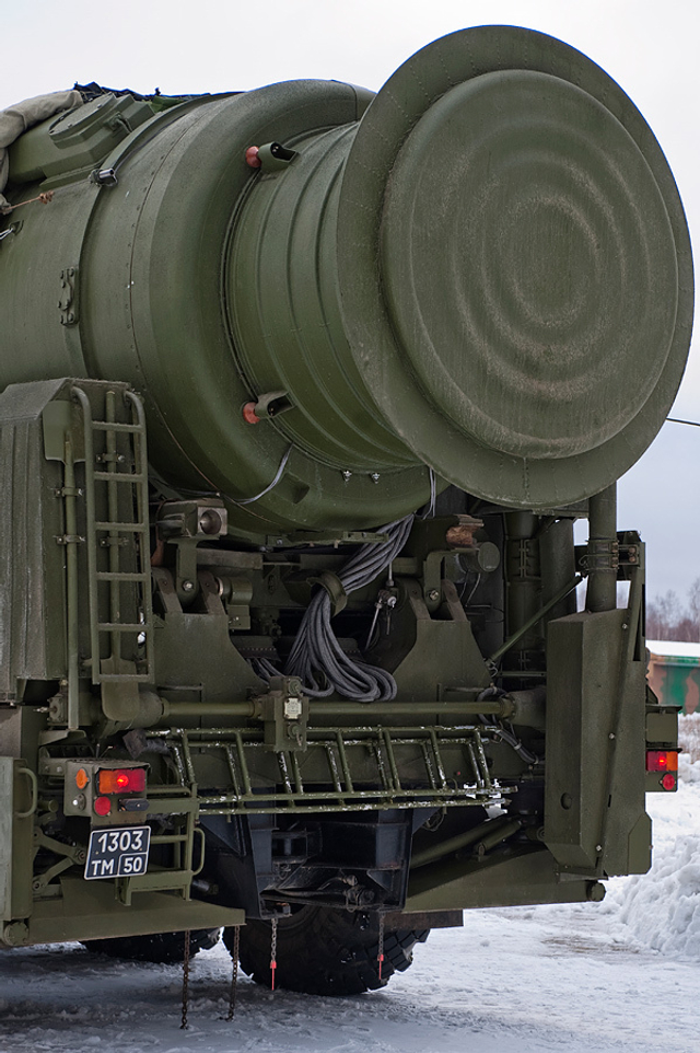 RS-24战略导弹出动