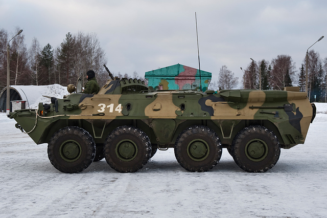 护卫队BTR-70轮式装甲车