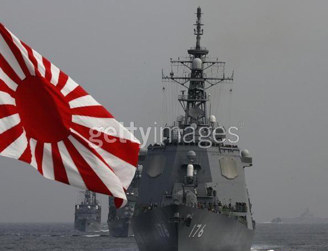 安倍首次出任首相时检阅日本海上自卫队