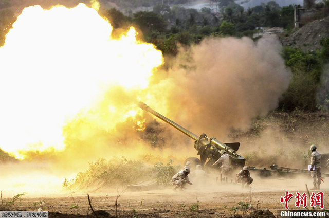 柬埔寨军方在测试130MM毫米口径加农炮