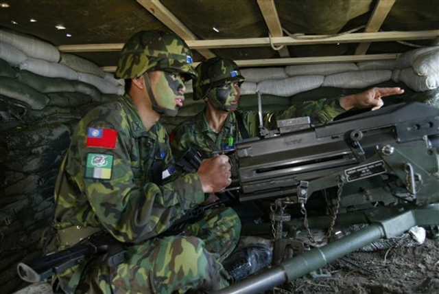 MK19自动榴弹发射器发射组准备攻击