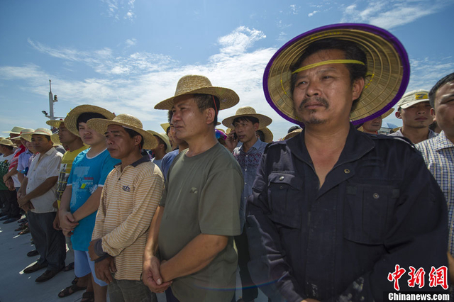 即将远赴南沙作业的渔民
