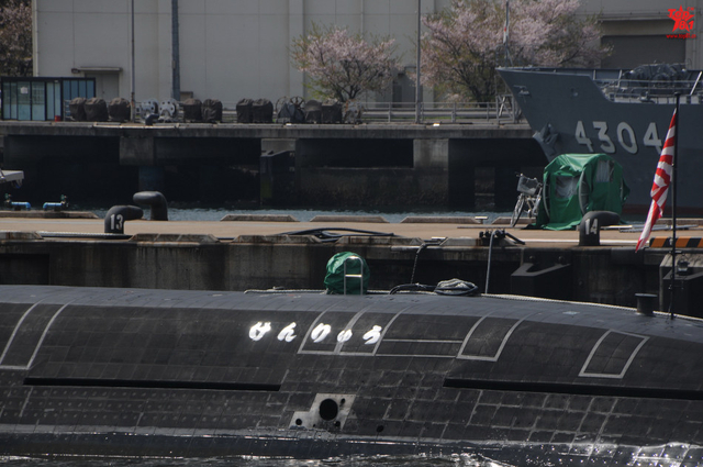 日本苍龙级潜艇停靠码头