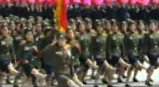朝鲜女兵走鹅步