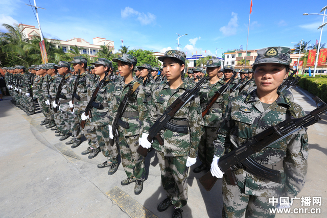 三沙海上民兵连中的女兵们
