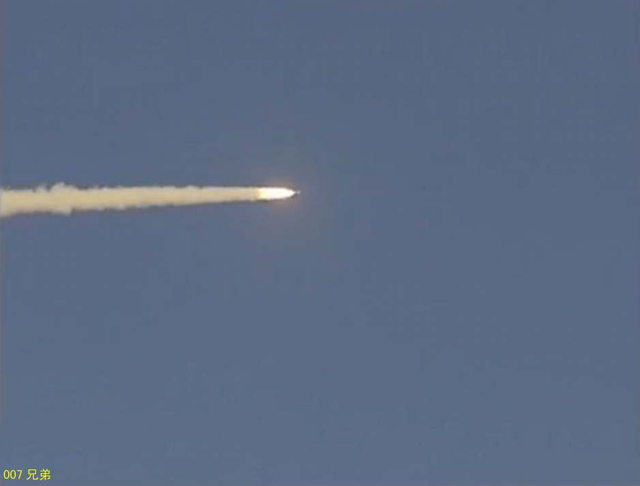 实拍解放军S-300导弹发射全过程