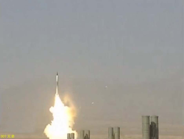 实拍解放军S-300导弹发射全过程