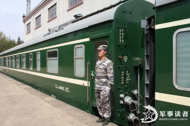 二炮巡航导弹押运兵曝光