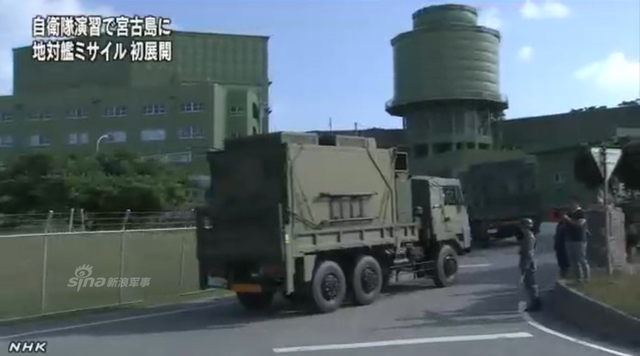 导弹车队驶向部署地