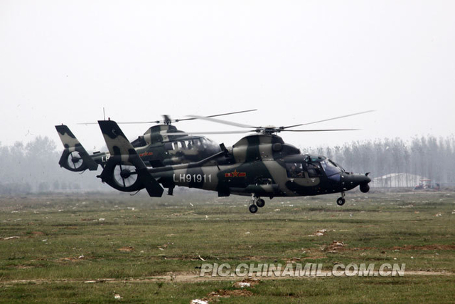资料图：解放军陆航部队装备的武直9WA直升机