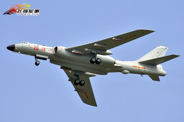轰-6K战神轰炸机
