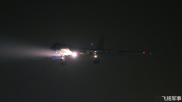 轰-6K战神轰炸机