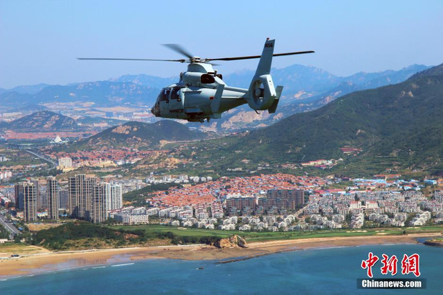 中国海军“直九”型舰载直升机