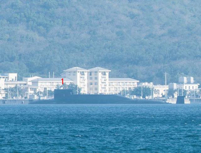 我094战略核潜艇和093攻击核潜同时现身三亚