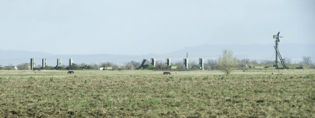 俄向克里米亚运大量坦克