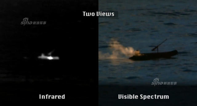 小艇艇身烟雾越来越多