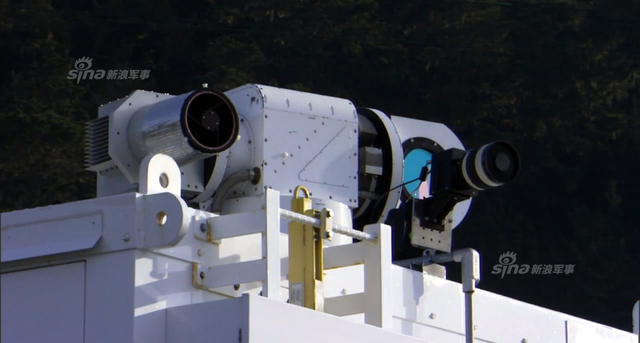 激光炮在搜寻目标