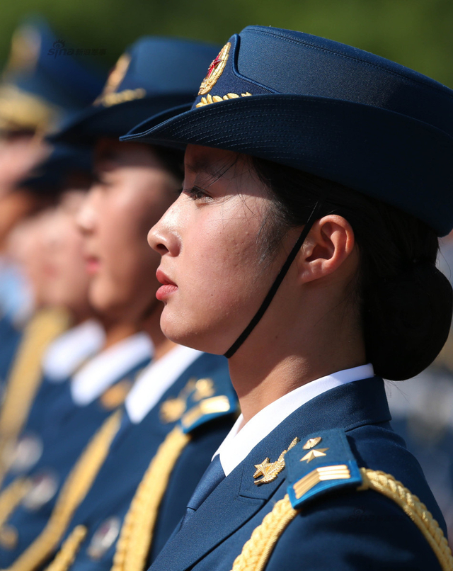 空军女仪仗队员