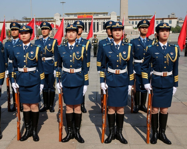 空军女仪仗队员