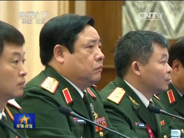 越南国防部长及越军代表