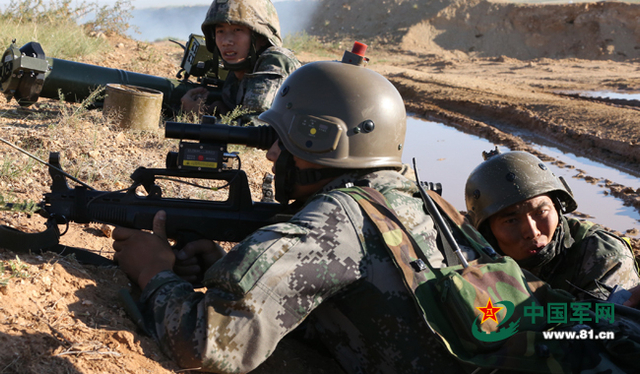 红军机步旅步兵英勇奋战